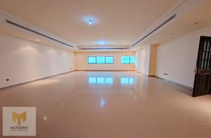 Empty Room image for: Apartment - 4 Bedrooms - 6 Bathrooms for rent in Silver Wave Tower - Al Mina - Abu Dhabi, Image 1