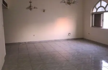 Apartment - 2 Bedrooms - 3 Bathrooms for rent in Rolla Area - Sharjah