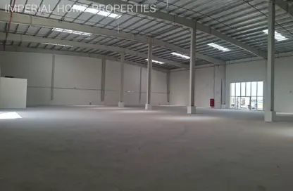 Warehouse - Studio - 2 Bathrooms for rent in Umm Al Thuoob - Umm Al Quwain