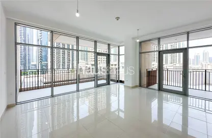 Apartment - 2 Bedrooms - 3 Bathrooms for rent in Boulevard Crescent 2 - BLVD Crescent - Downtown Dubai - Dubai