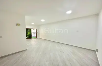 محل - استوديو - 2 حمامات للبيع في شقق الجولف - قرية الحمرا - رأس الخيمة