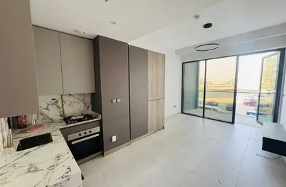 شقة - 1 حمام للايجار في الأمل تاور - مدينة دبي الرياضية - دبي