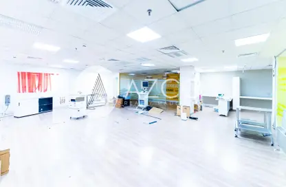 Office Space - Studio - 4 Bathrooms for rent in Dubai National Insurance Building - Sheikh Zayed Road - Dubai