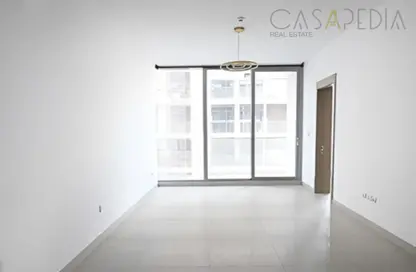 شقة - غرفة نوم - 2 حمامات للايجار في بلوبيل ريزيدنس - منطقة 11 - قرية الجميرا سركل - دبي