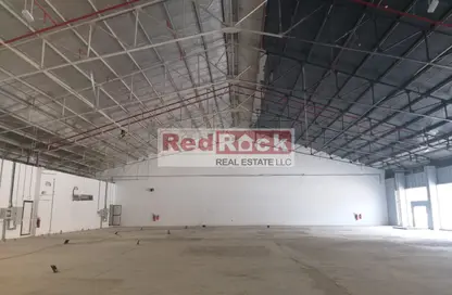 Warehouse - Studio - 1 Bathroom for rent in Airport Road Area - Al Garhoud - Dubai
