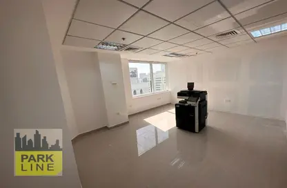 Empty Room image for: Full Floor - Studio - 3 Bathrooms for rent in Al Ghaith Tower - Hamdan Street - Abu Dhabi, Image 1