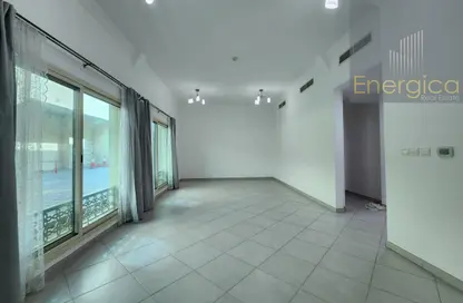 Villa - 3 Bedrooms - 4 Bathrooms for rent in Jumeirah 1 Villas - Jumeirah 1 - Jumeirah - Dubai