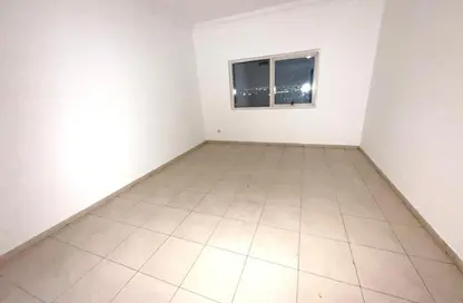 شقة - 2 غرف نوم - 2 حمامات للايجار في المنطقة الصناعية رقم 1 - المنطقة الصناعية بالشارقة - الشارقة شقة - 2 غرف نوم - 2 حمامات للايجار في المنطقة الصناعية رقم 1 - المنطقة الصناعية بالشارقة - الشارقة