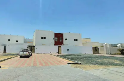 فيلا - 4 غرف نوم - 5 حمامات للايجار في مركز محمد بن زايد - مدينة محمد بن زايد - أبوظبي