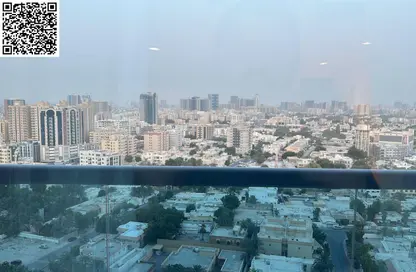 شقة - 2 غرف نوم - 2 حمامات للبيع في برج الكورنيش - طريق كورنيش عجمان - عجمان