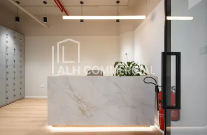 مكتب - استوديو للايجار في برج السلام - شارع الشيخ زايد - دبي