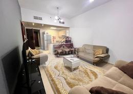صورةغرفة المعيشة لـ: شقة - 1 غرفة نوم - 2 حمامات للكراء في شارع الشيخ جابر الصباح - النعيمية - النعيمية - عجمان, صورة 1