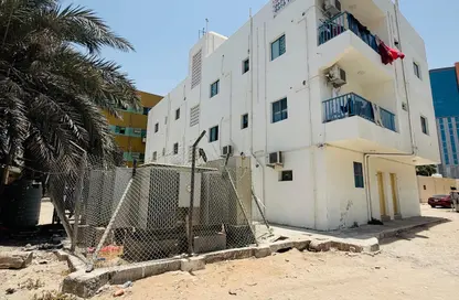 عمارة بالكامل - 8 غرف نوم - 8 حمامات للبيع في برج الكورنيش - الرميلة - عجمان