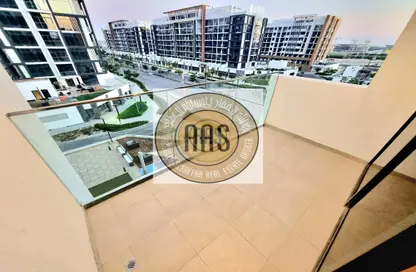 Apartment - 3 Bedrooms - 2 Bathrooms for rent in Azizi Riviera 19 - Meydan One - Meydan - Dubai