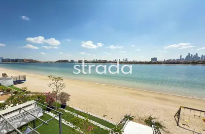 Villa - 4 Bedrooms - 6 Bathrooms for rent in Garden Homes Frond D - Garden Homes - Palm Jumeirah - Dubai