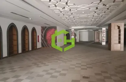 Shop - Studio - 3 Bathrooms for rent in Al Garhoud - Dubai