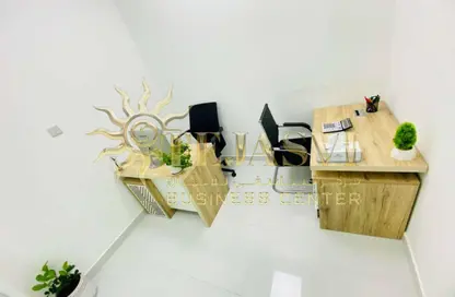 Office Space - Studio - 1 Bathroom for rent in Red Avenue - Al Garhoud - Dubai