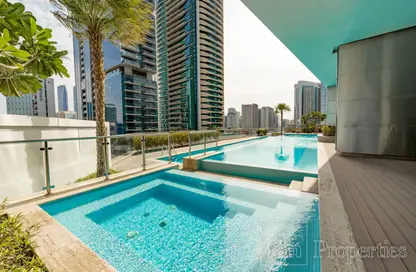 صورة لـ حوض سباحة شقة - غرفة نوم - 2 حمامات للايجار في مرتفعات RP - دبي وسط المدينة - دبي ، صورة رقم 1