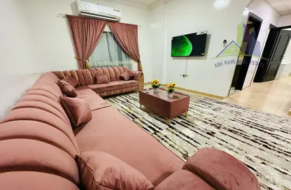 Living Room image for: Apartment - 2 Bedrooms - 2 Bathrooms for rent in Al Mowaihat 3 - Al Mowaihat - Ajman, Image 1
