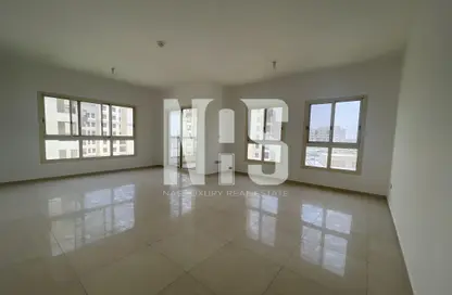 Apartment - 3 Bedrooms - 4 Bathrooms for sale in Baniyas East - Baniyas - Abu Dhabi