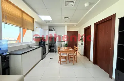 شقة - غرفة نوم - 2 حمامات للايجار في بوابة بن غاطي - الجداف - دبي