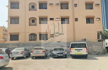 عمارة بالكامل - 8 غرف نوم - 8 حمامات للبيع في الرميلة 2 - الرميلة - عجمان
