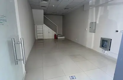 Shop - Studio - 1 Bathroom for rent in Ajman 44 building - Al Hamidiya 1 - Al Hamidiya - Ajman