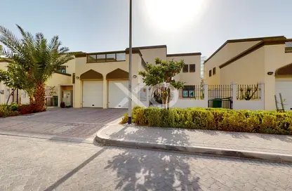 Villa - 3 Bedrooms - 4 Bathrooms for rent in Regional - Jumeirah Park - Dubai