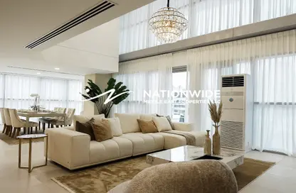 Apartment - 1 Bedroom - 2 Bathrooms for sale in Radiant Marina Towers - Shams Abu Dhabi - Al Reem Island - Abu Dhabi
