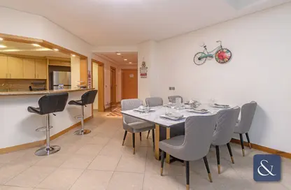 Dining Room image for: Apartment - 3 Bedrooms - 3 Bathrooms for rent in Al Khushkar - Shoreline Apartments - Palm Jumeirah - Dubai, Image 1