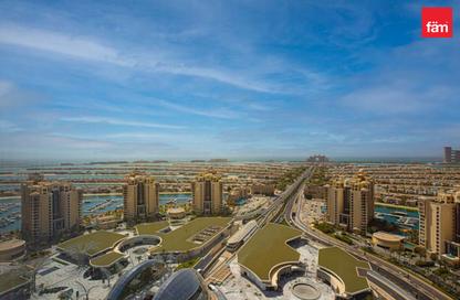 Apartment - 1 Bedroom - 2 Bathrooms for rent in The Palm Tower - Palm Jumeirah - Dubai