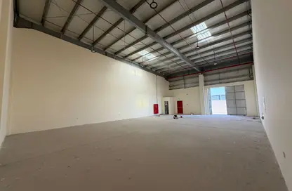 Warehouse - Studio - 1 Bathroom for rent in Muweileh Community - Muwaileh Commercial - Sharjah