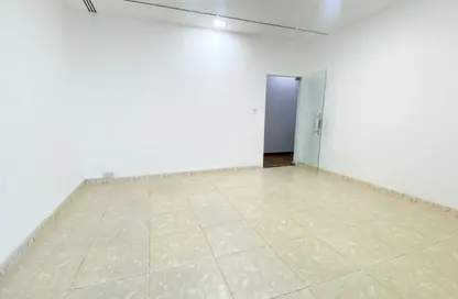 مكتب - استوديو - 6 حمامات للايجار في برج كورنيش فيو - شارع الكورنيش - أبوظبي