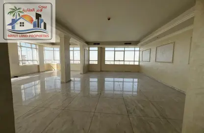 Penthouse - 2 Bedrooms - 4 Bathrooms for rent in Al Majaz 3 - Al Majaz - Sharjah