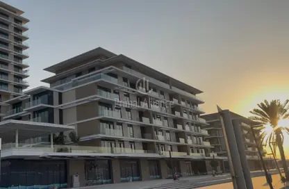 Apartment - 2 Bedrooms - 2 Bathrooms for sale in Seagate Building 1 - Seagate - Mina Rashid - Dubai