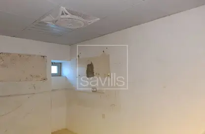 Retail - Studio for rent in Thani Yarmook Building - Halwan - Sharjah
