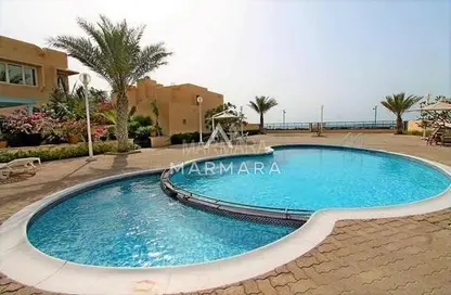 Villa - 4 Bedrooms - 4 Bathrooms for rent in Jumeirah 1 Villas - Jumeirah 1 - Jumeirah - Dubai
