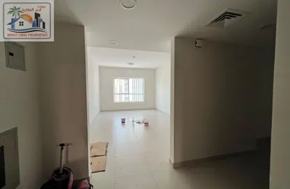Apartment - 2 Bedrooms - 3 Bathrooms for rent in Al Khan 9 building - Al Khan - Sharjah
