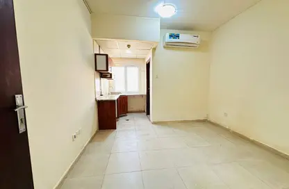 Apartment - 1 Bathroom for rent in Al Shamsi 1 - Muwaileh Commercial - Sharjah