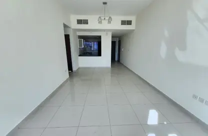 شقة - 2 غرف نوم - 3 حمامات للايجار في الازا 11 - دبي لاند - دبي