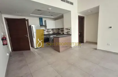 شقة - غرفة نوم - 2 حمامات للايجار في عزيزي ستار - الفرجان - دبي