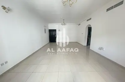 شقة - 2 غرف نوم - 3 حمامات للايجار في شارع التعاون - التعاون - الشارقة