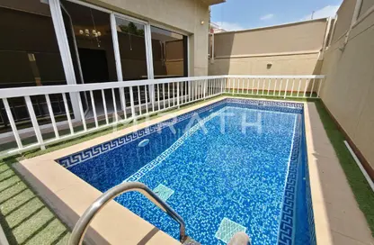 Villa - 5 Bedrooms - 6 Bathrooms for rent in Jumeirah 1 Villas - Jumeirah 1 - Jumeirah - Dubai