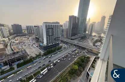 شقة - غرفة نوم - 2 حمامات للايجار في سول افين - الخليج التجاري - دبي