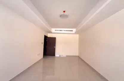 شقة - غرفة نوم - 2 حمامات للايجار في الجيمي - العين