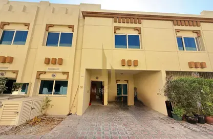 Villa - 3 Bedrooms - 3 Bathrooms for rent in Jumeirah 1 Villas - Jumeirah 1 - Jumeirah - Dubai