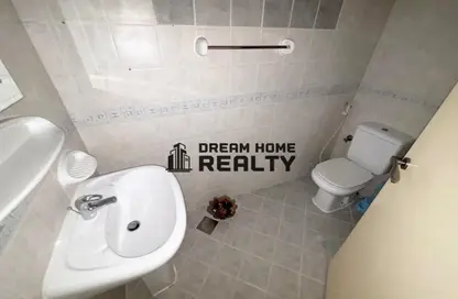 Apartment - 2 Bedrooms - 2 Bathrooms for rent in Al Taawun - Sharjah