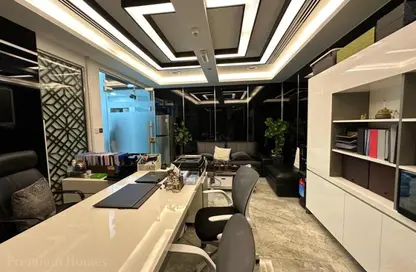 Office Space - Studio - 1 Bathroom for rent in The Burlington - Business Bay - Dubai