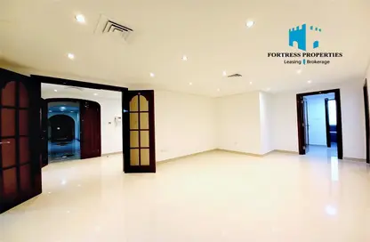 Apartment - 4 Bedrooms - 4 Bathrooms for rent in Golden Beach Tower - Corniche Road - Abu Dhabi