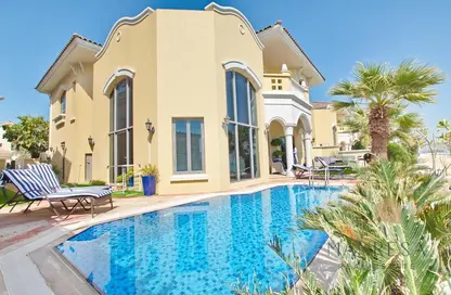 Pool image for: Villa - 5 Bedrooms - 6 Bathrooms for sale in Garden Homes Frond M - Garden Homes - Palm Jumeirah - Dubai, Image 1